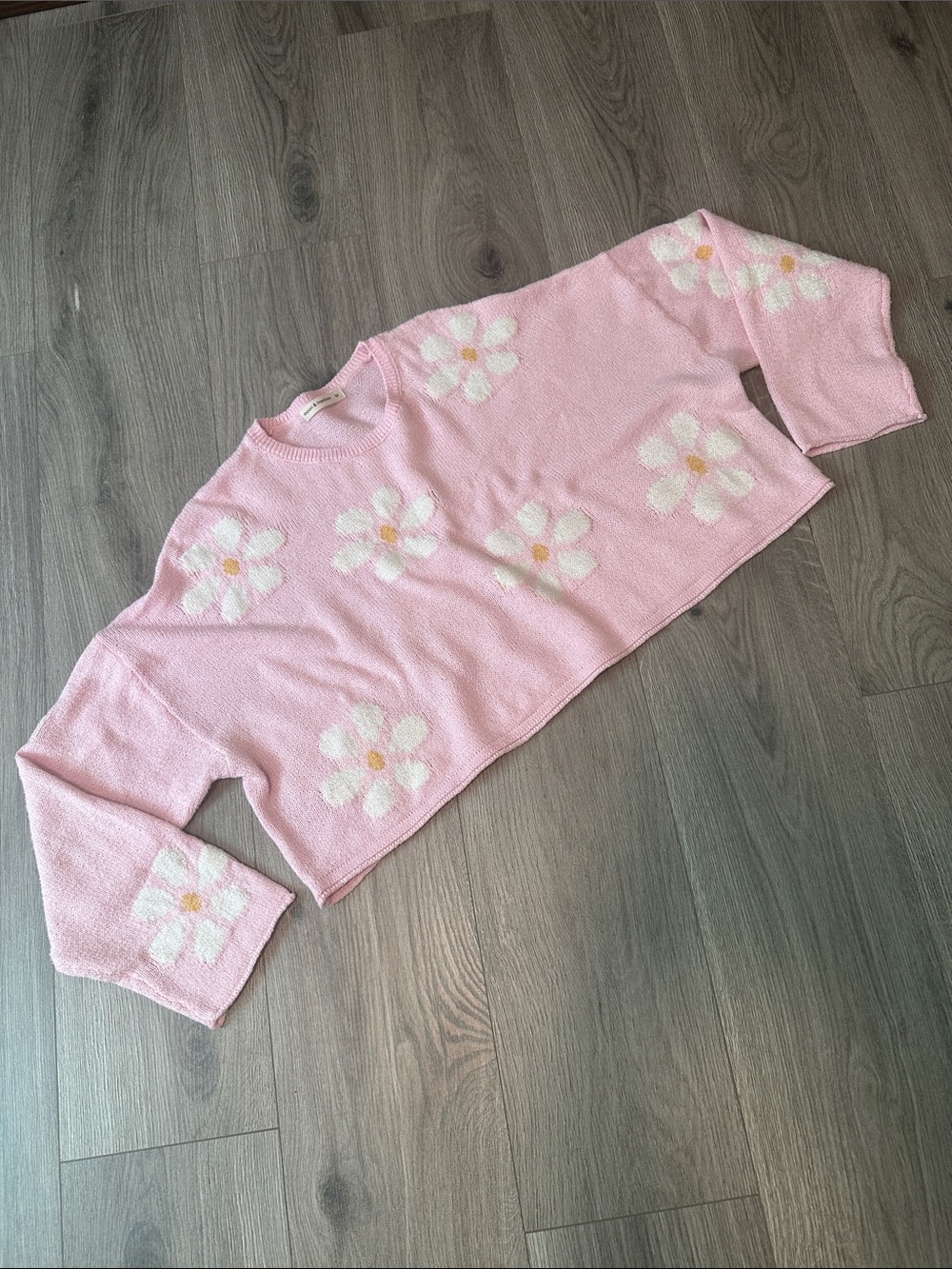moon & madison Pink Daisy Crewneck Sweater